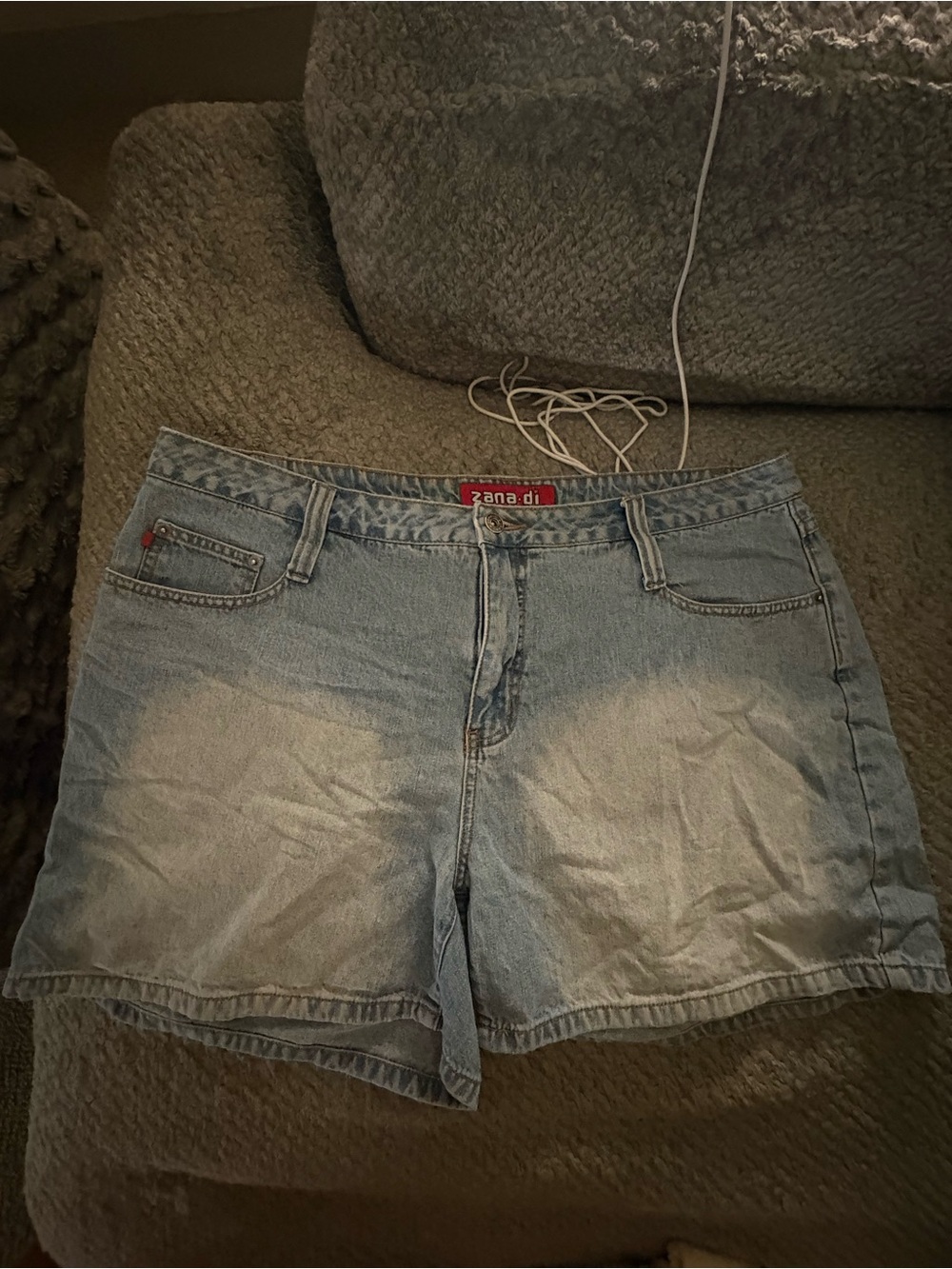 Vintage Zana-Di Light Wash Denim Shorts – Size 18 (Fits Like 14)